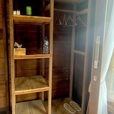 Uma D'Nyuh Homestay 新加拉惹 外观 照片
