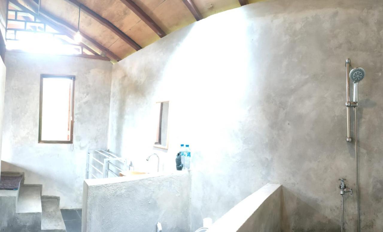 Uma D'Nyuh Homestay 新加拉惹 外观 照片