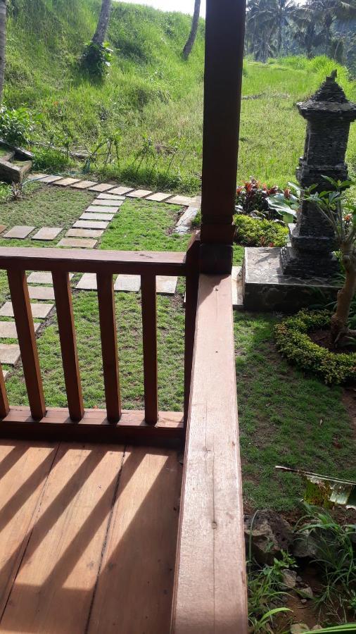 Uma D'Nyuh Homestay 新加拉惹 外观 照片