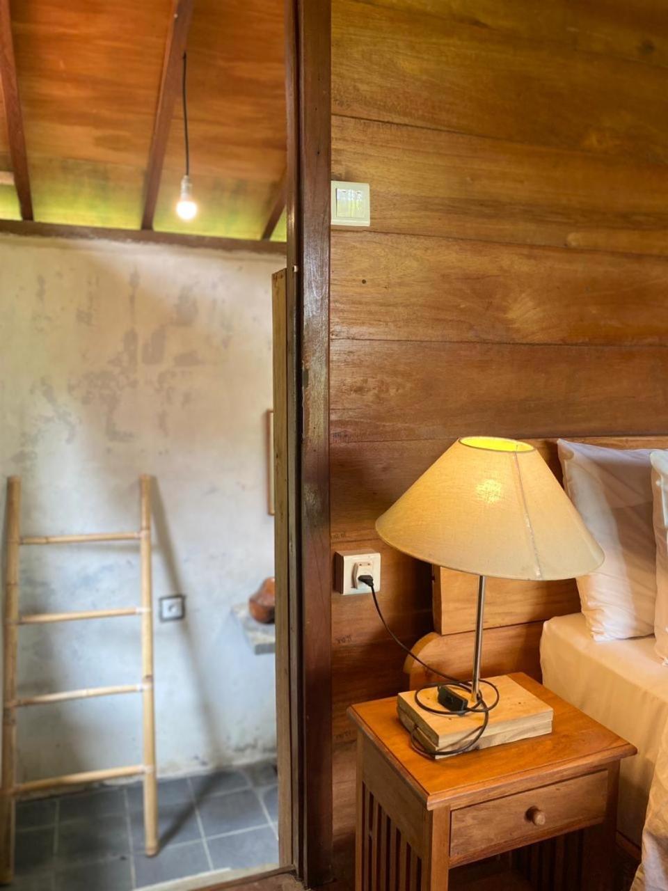 Uma D'Nyuh Homestay 新加拉惹 外观 照片