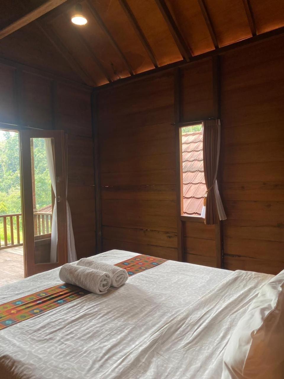 Uma D'Nyuh Homestay 新加拉惹 外观 照片